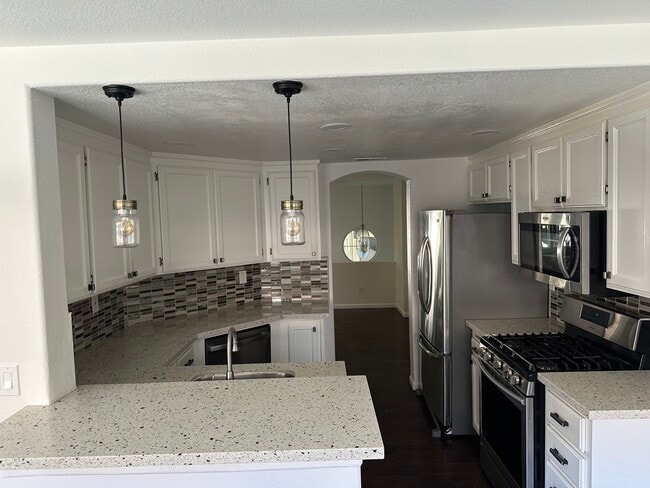 Building Photo - 542 Mill River Ln