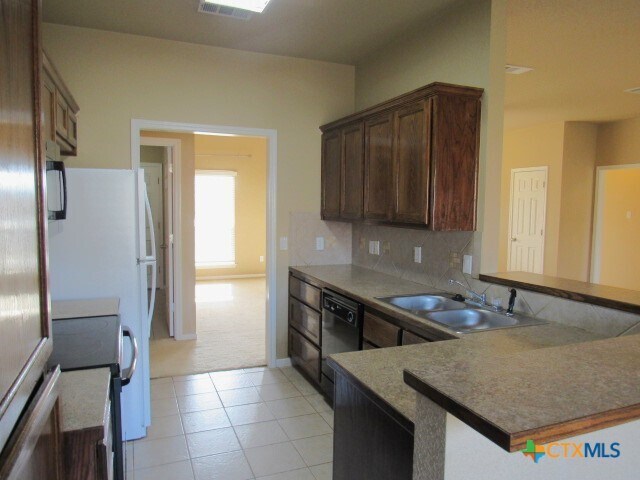 Foto del edificio - 3404 Jacob St