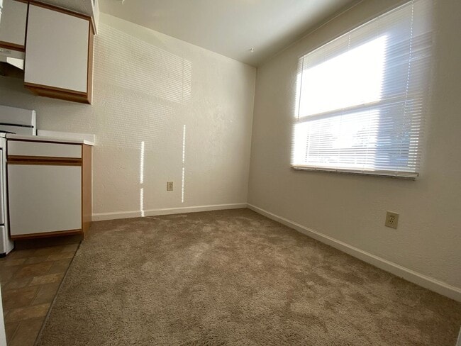 Foto del edificio - Exceptional 1 Bedroom North of Cranberry! Available Now! Call Today!