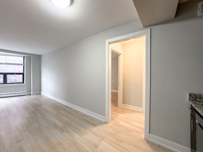 Foto del edificio - 442 W Wellington Ave
