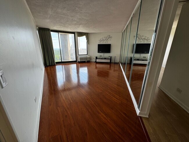 Foto del edificio - 5320 N Sheridan Rd