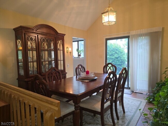 Foto del edificio - 41 Arbor Cir