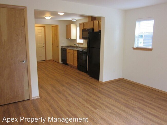 Building Photo - 3303-3308 Hilda Ln