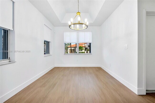 Foto del edificio - 8354 NW 142nd St