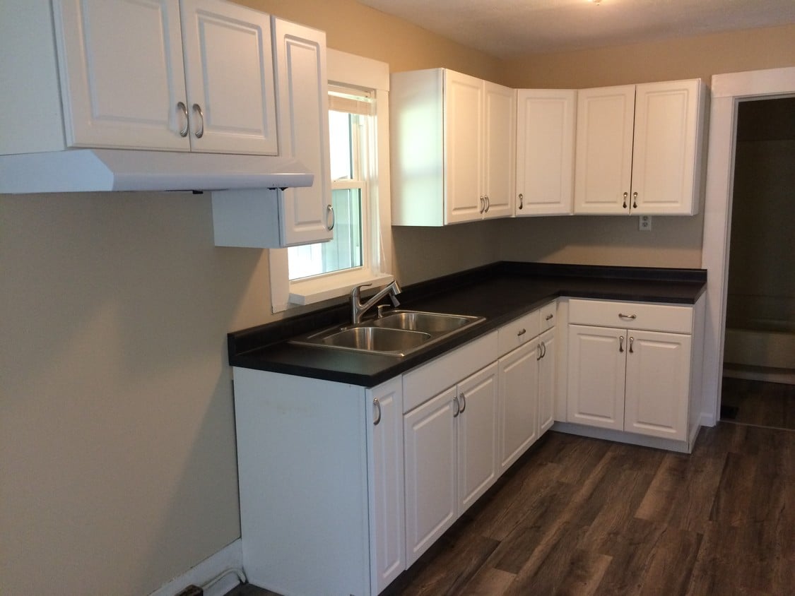 323 Hall St, Orrville, OH 44667 House Rental in Orrville, OH