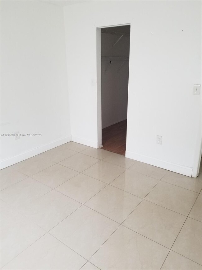 Foto del edificio - 351 Palm Way
