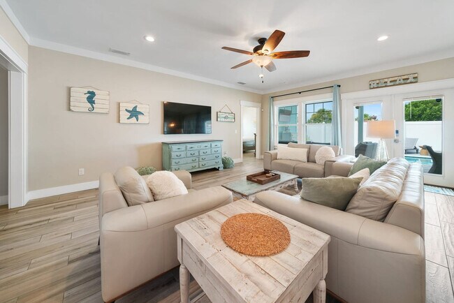 Foto del edificio - 121 Christmas Tree Ln