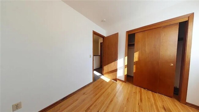 Foto del edificio - 3239 Douglas Dr N