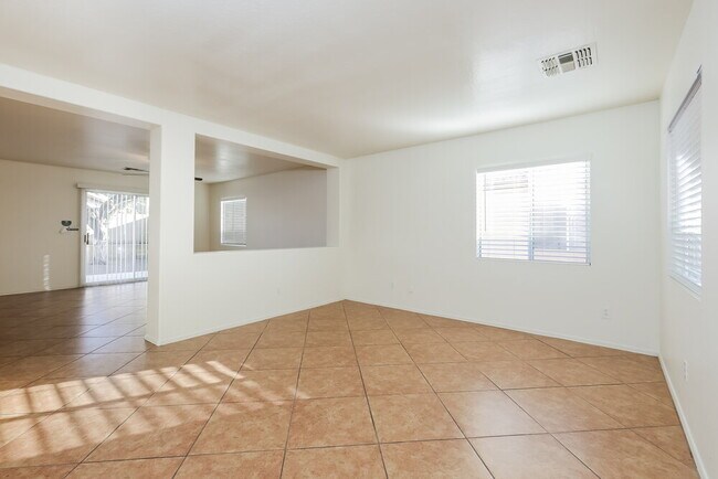 Building Photo - 6010 W Encinas Ln