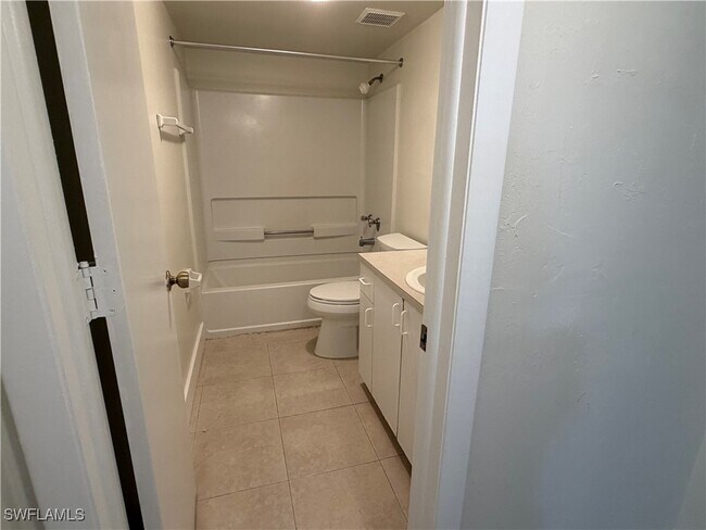 Foto del edificio - 4210 Looking Glass Ln