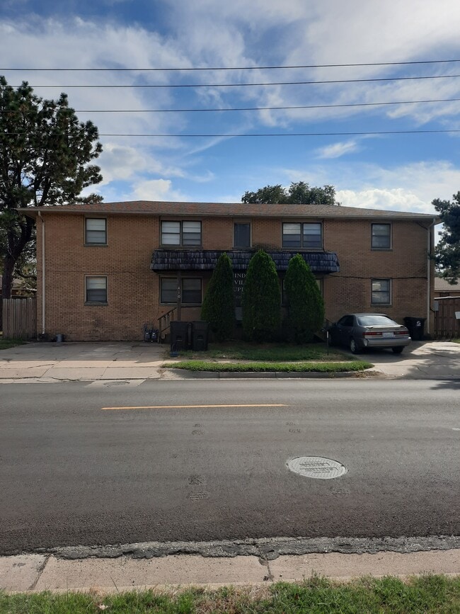 Building Photo - 410 E Prescott Ave