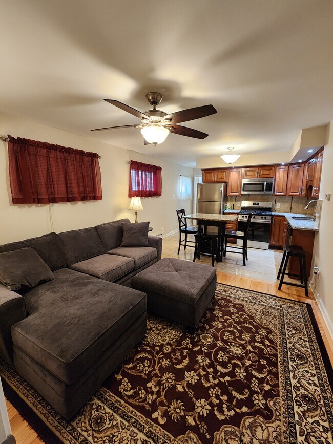 Foto del edificio - 352 Grant St