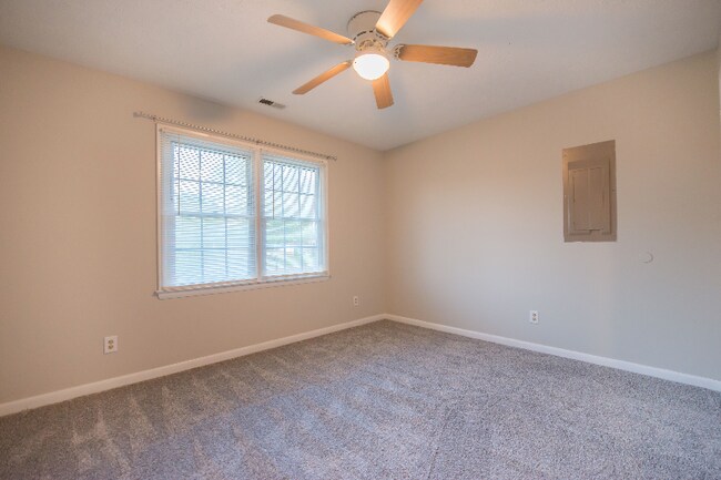 Building Photo - 1066 Quailmeadow Dr
