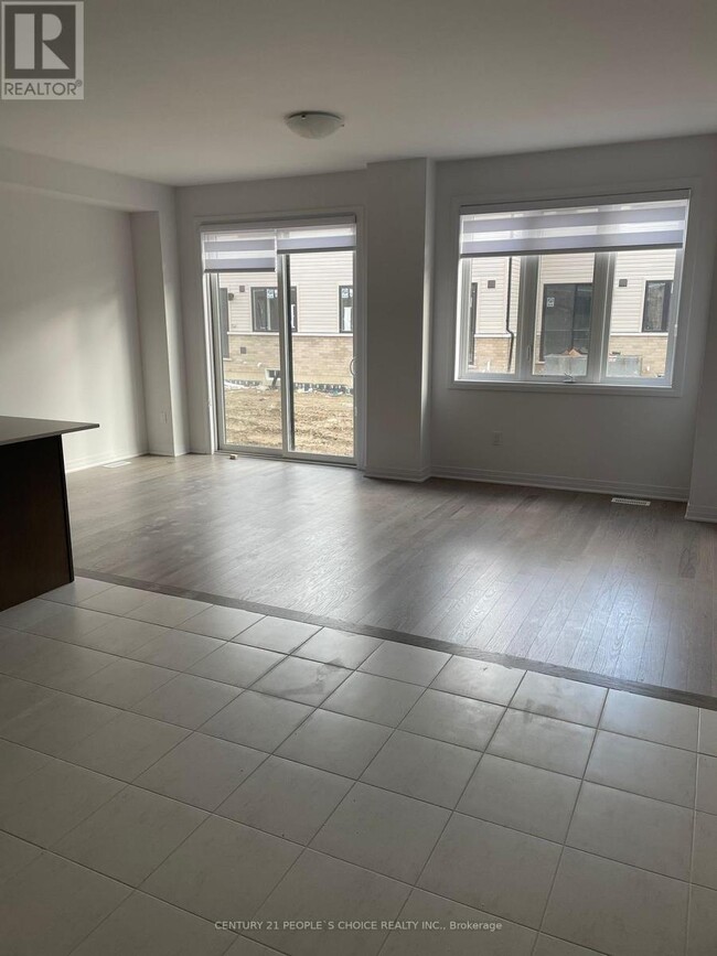 Building Photo - 913 Douro St