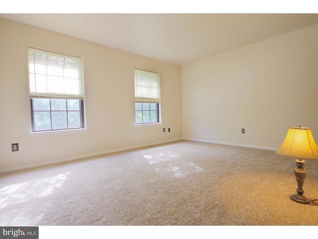Building Photo - 118 Allens Ln