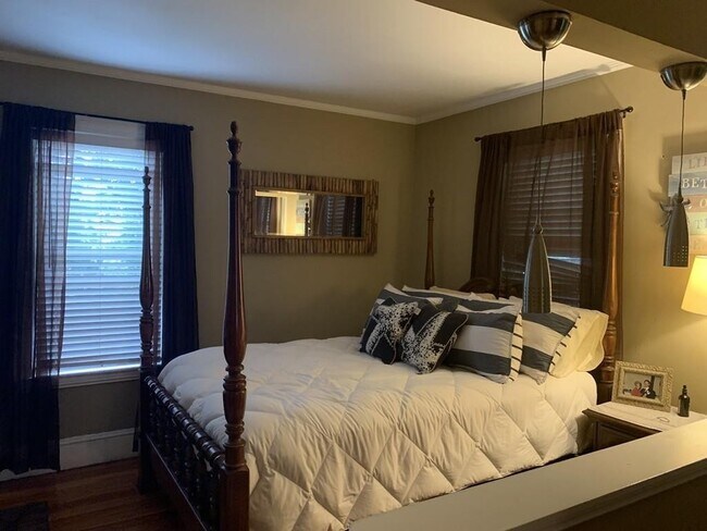 Building Photo - 9 Warwick St