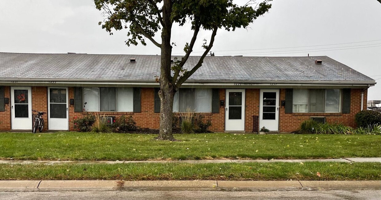 2 bedroom ranch style apartment - 2 bedroom ranch style apartment