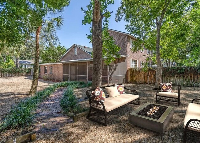 Building Photo - 503 S 7th St