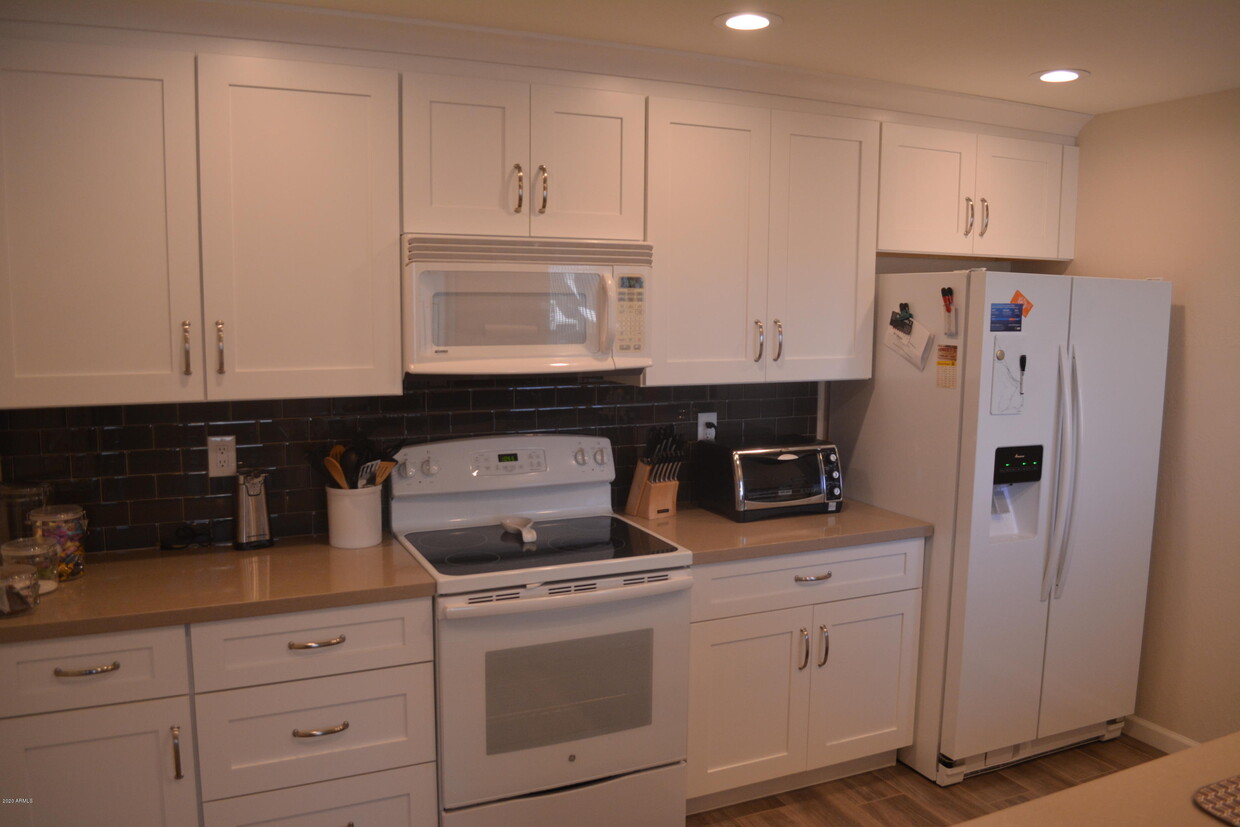 Primary Photo - 11260 N 92nd St