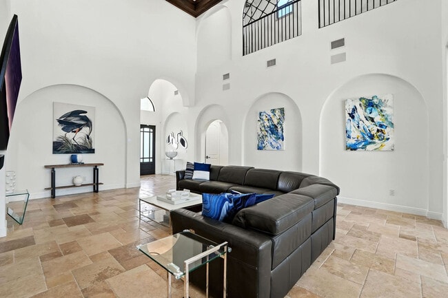 Building Photo - 494 Seagull Ave