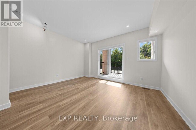 Building Photo - 221 Antelope Private