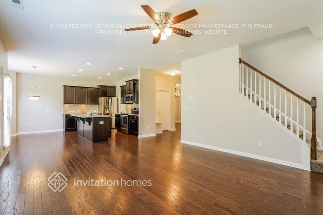 Foto del edificio - 2112 Longmont Dr