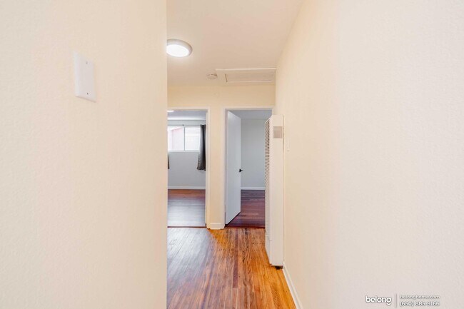 Building Photo - 1428 Camellia Dr