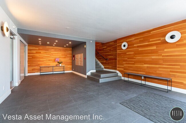 Building Photo - 3 br, 3 bath House - 1099 23rd Street, #15