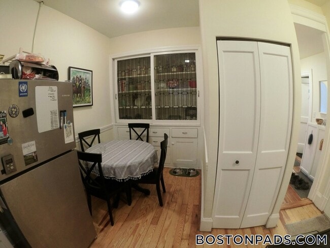 Building Photo - 1463 Beacon St