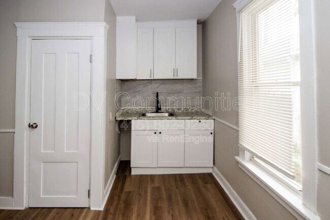 Foto del edificio - 2947 E 57th St