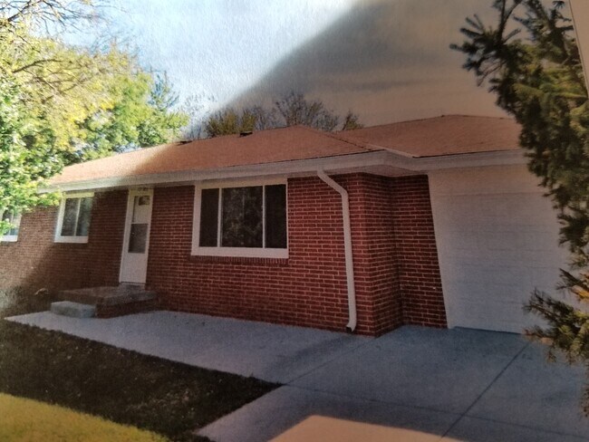 Front - 2801 W Denton Rd