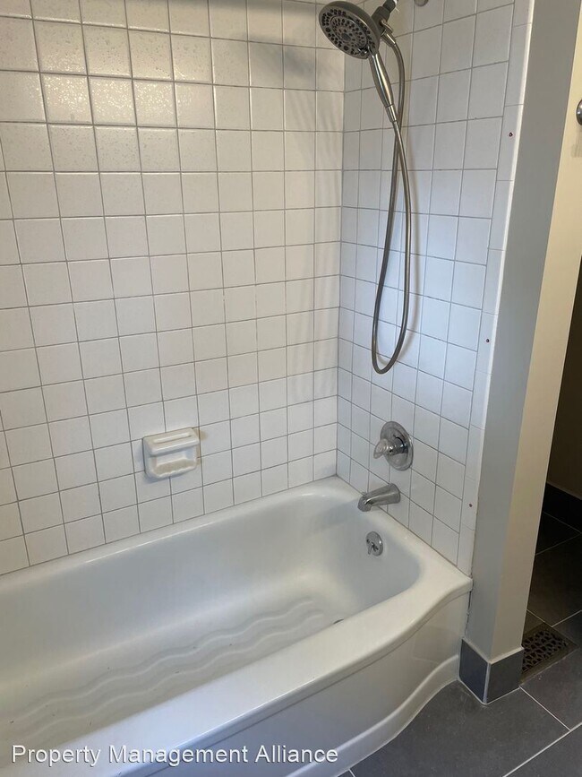 Foto del edificio - 3 br, 1 bath House - 210 Marilyn Avenue