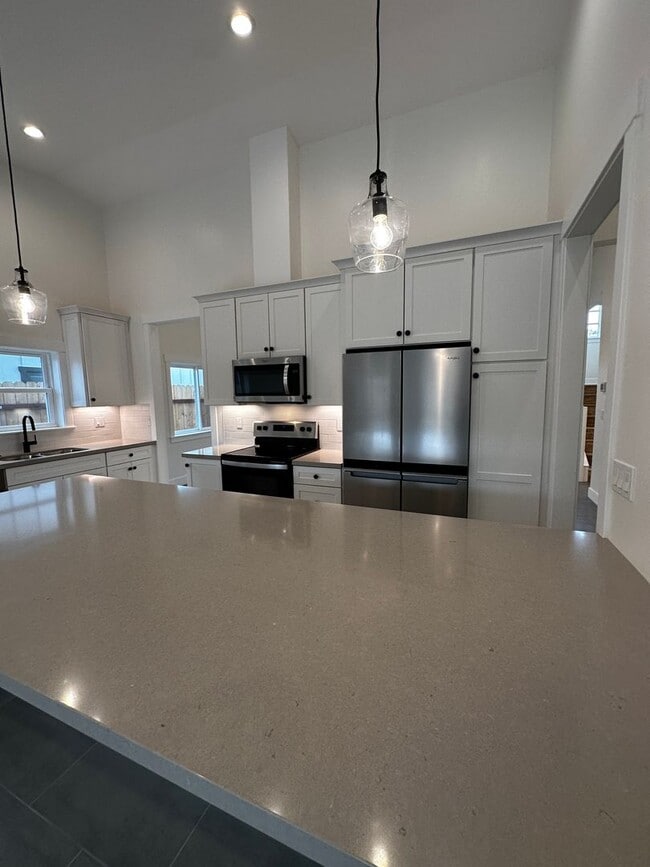 Foto del edificio - New Construction in Down Town Bishop West side!