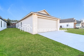 Building Photo - 10820 Mason Dr