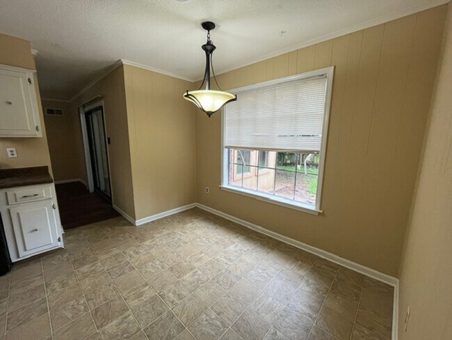 Foto del edificio - Renovated 3 Bedroom 1.5 Bath Home with 1 Car Garage for Rent!!