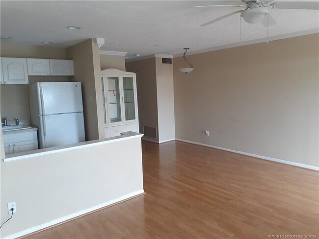 Building Photo - 2929 SE Ocean Blvd