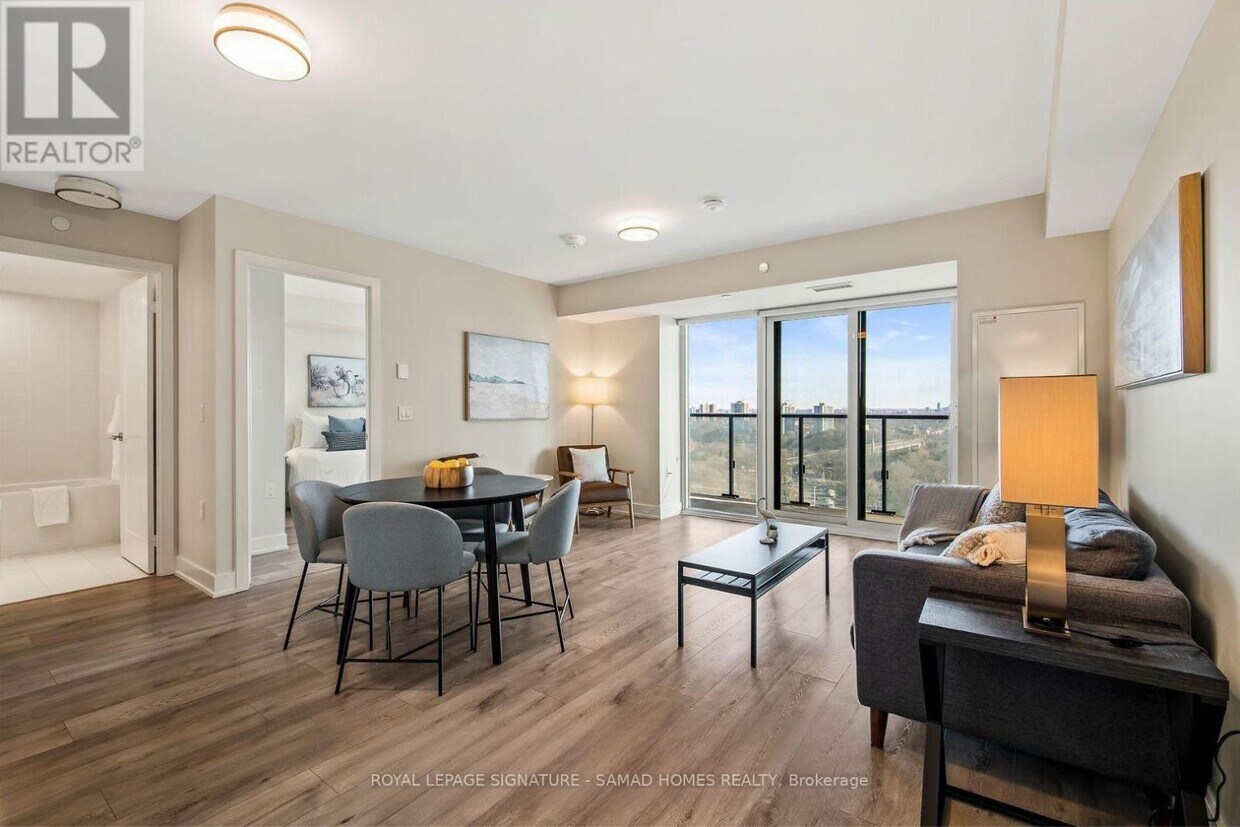 Building Photo - 575 Bloor St E