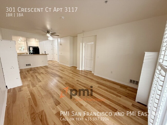 Building Photo - 301 Crescent Ct