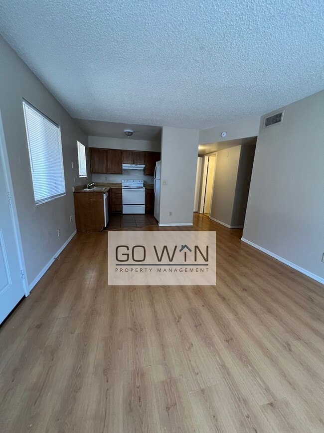 Foto del edificio - 749 W 1st Ave