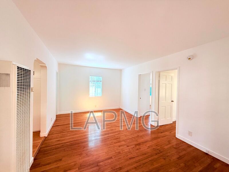 Photo - 637 E. Rose Avenue