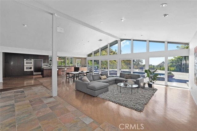 Foto del edificio - 2420 Bowmont Dr