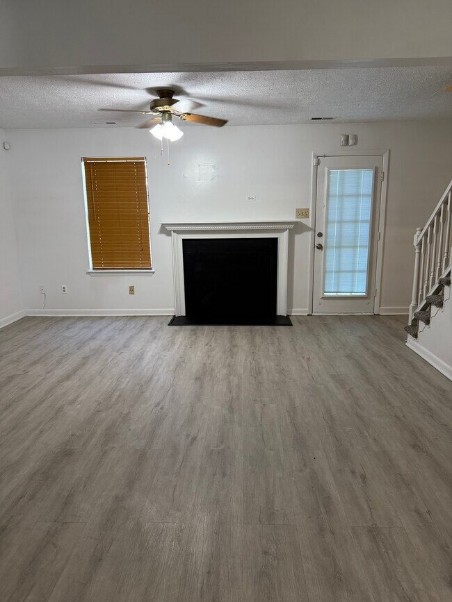 Sala de estar - 63 Riverchase Dr