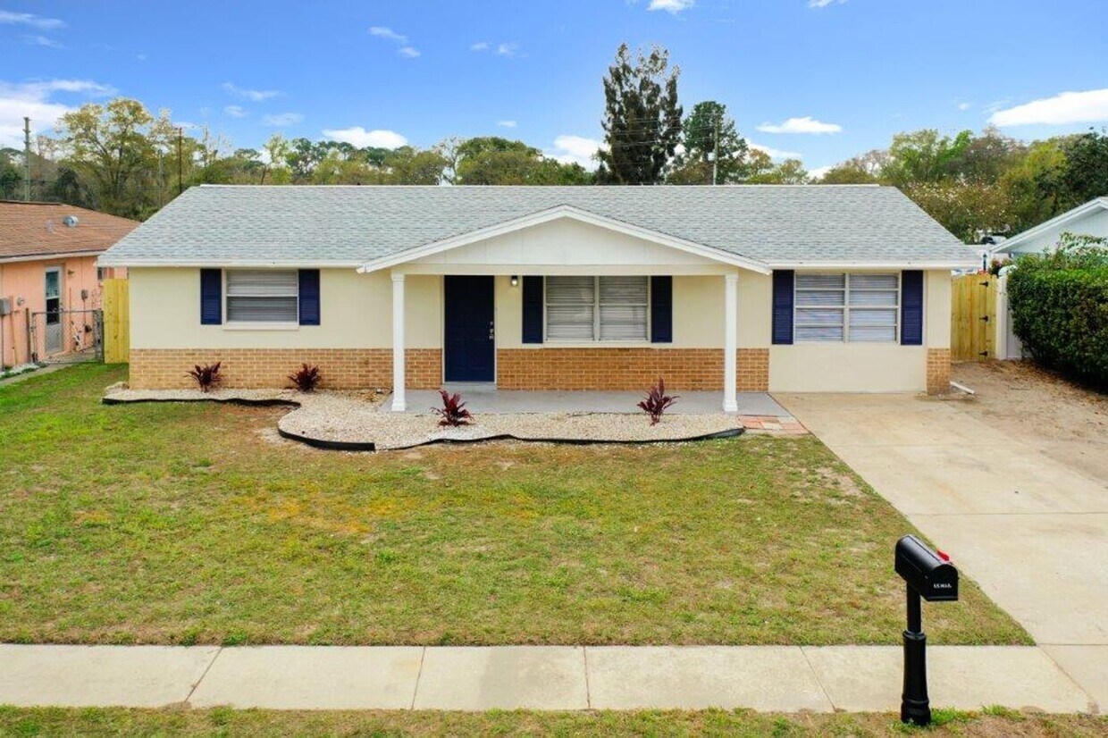 Primary Photo - BEAUTIFUL!! 3/2 1128 Sq. Ft. with RENOVATE...
