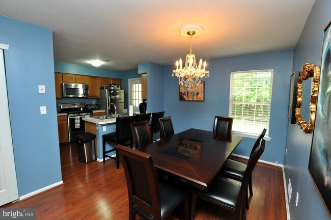 Foto del edificio - 107 Whisper Ct