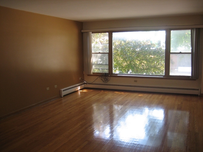 Sala de estar - 1405 Harlem Ave