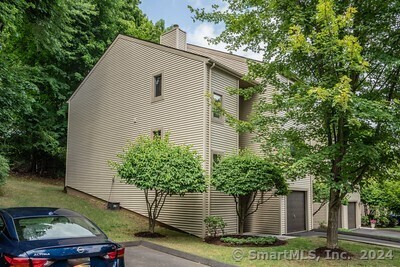 Building Photo - 1 Woodbury Ln