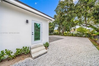 Building Photo - 250 NW 98th St