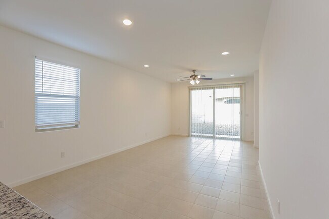 Building Photo - 10746 W Bloch Rd