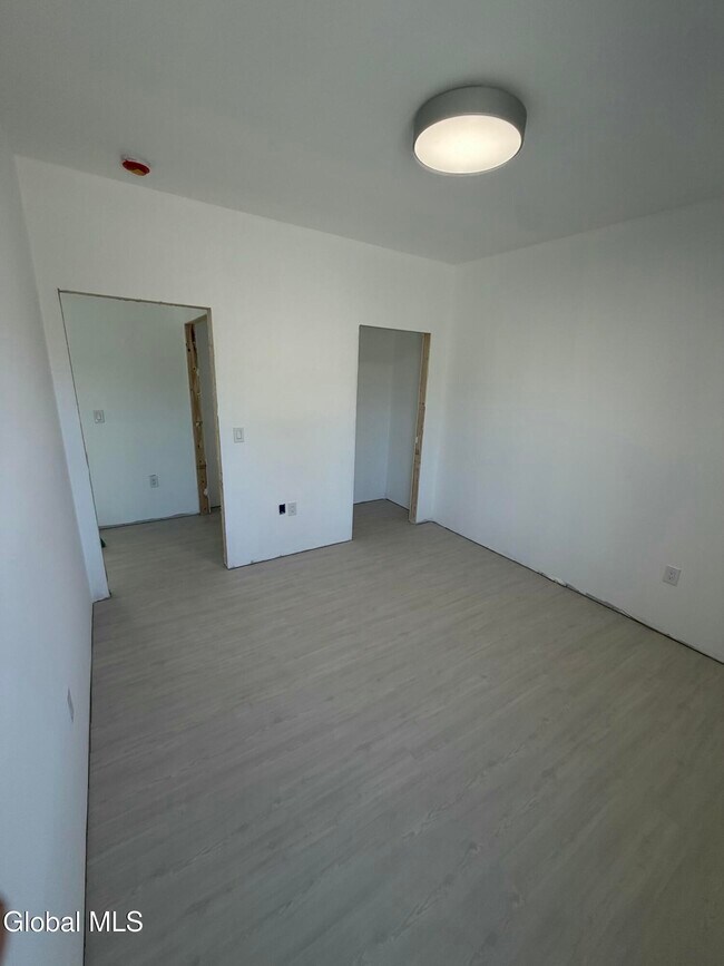 Building Photo - 128 Panorama Dr