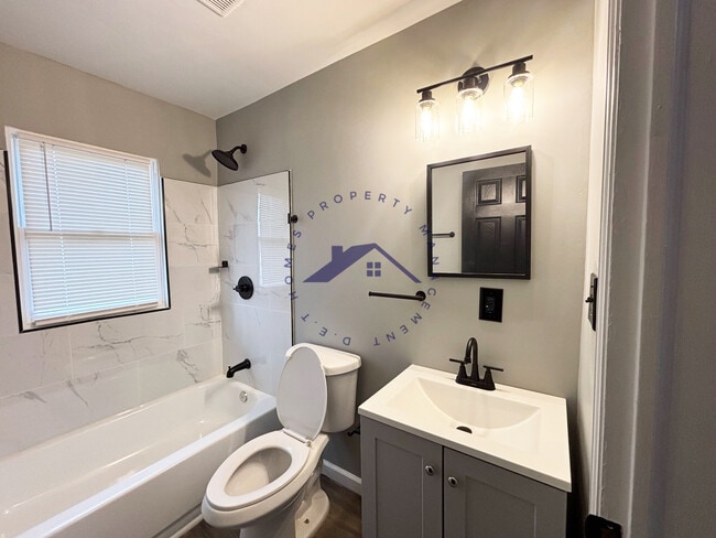 Foto del edificio - 12860 Lenore Ave
